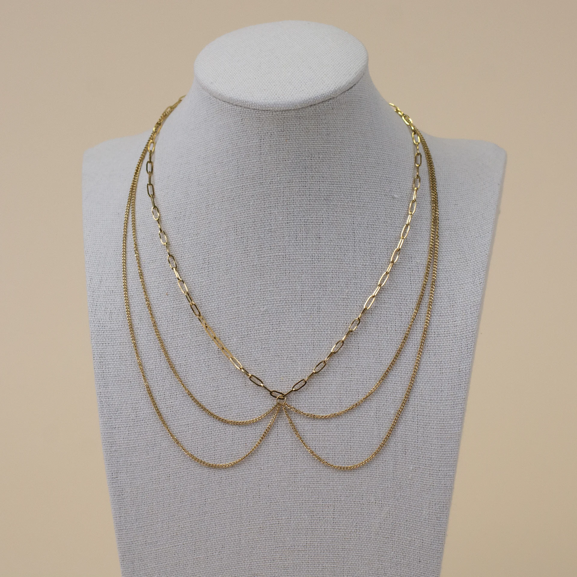 Elara Necklace Gold