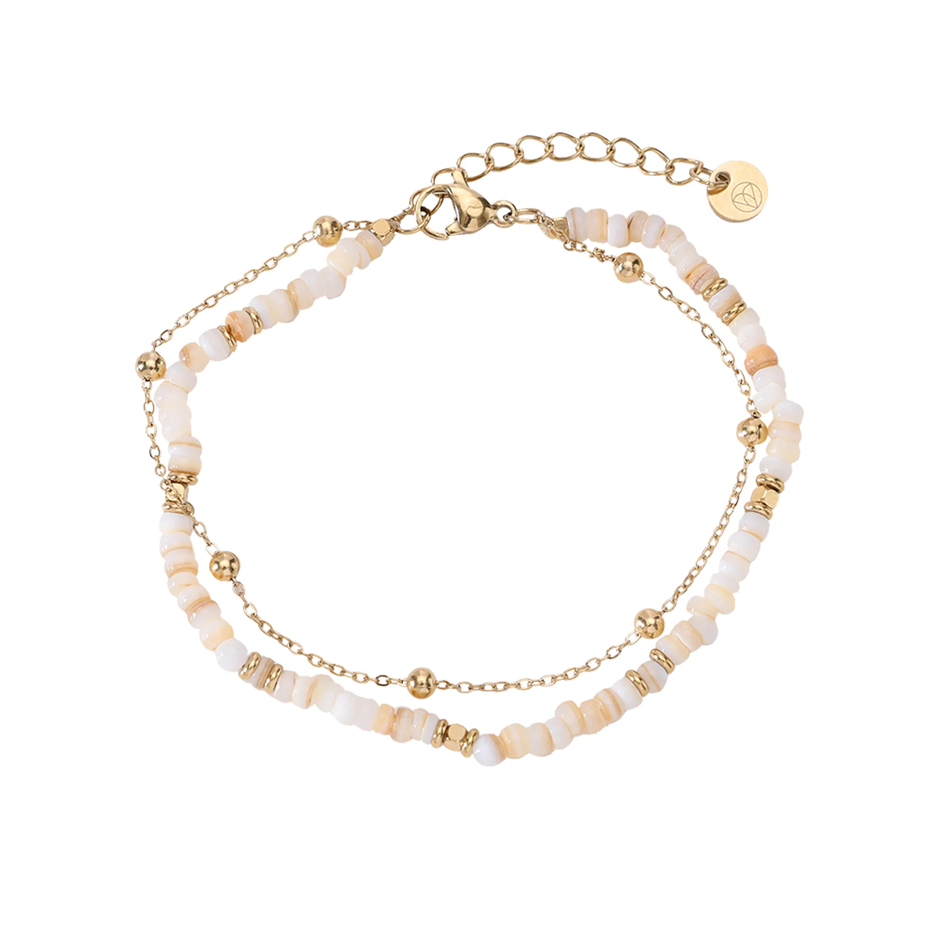 Nina Bracelet Gold 1 elegante gouden armband voor dames minimalistisch en natuurlijk design populaire keuze bij jonge vrouwen duidelijke productfoto op witte achtergrond