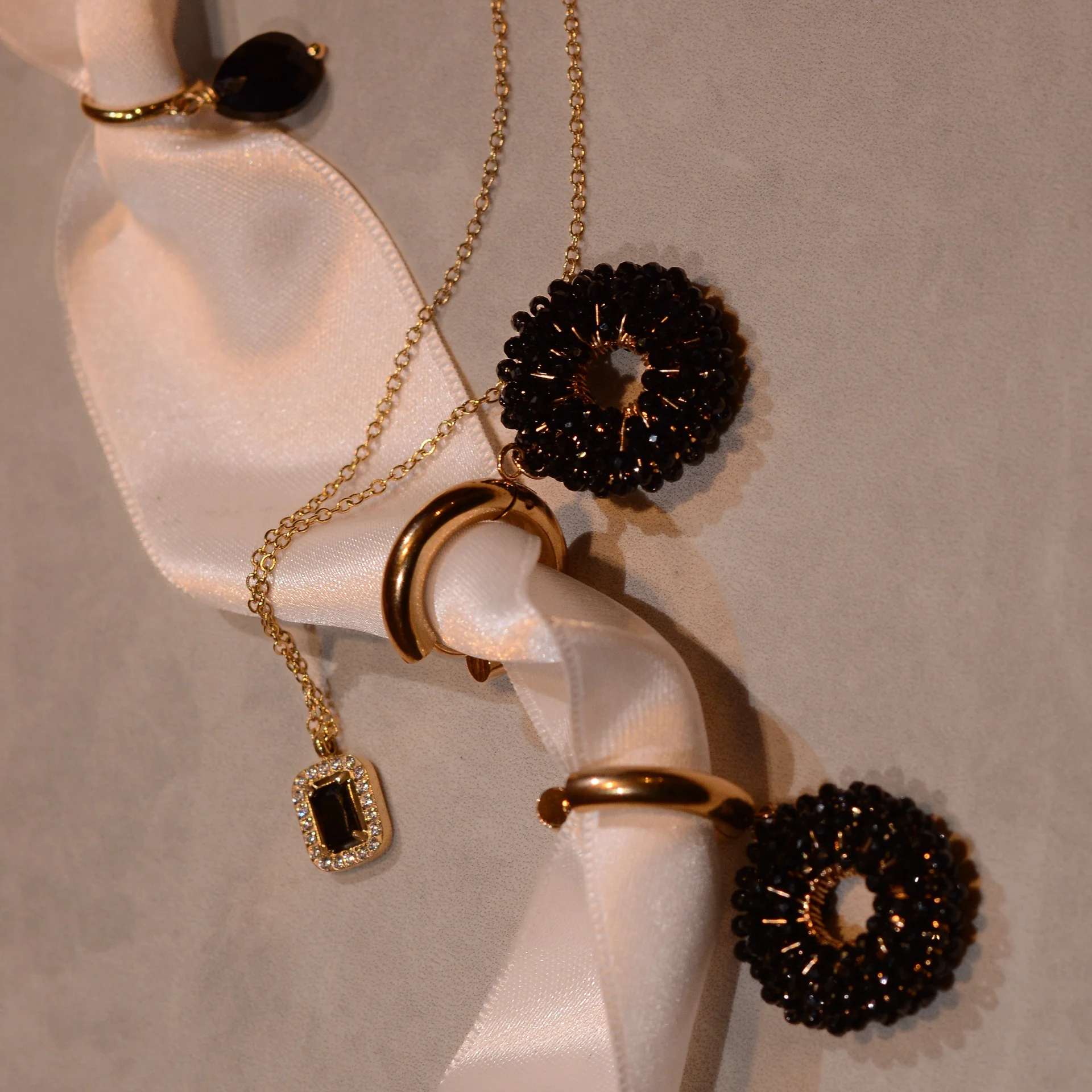Alia Earrings Gold - Afbeelding 2
